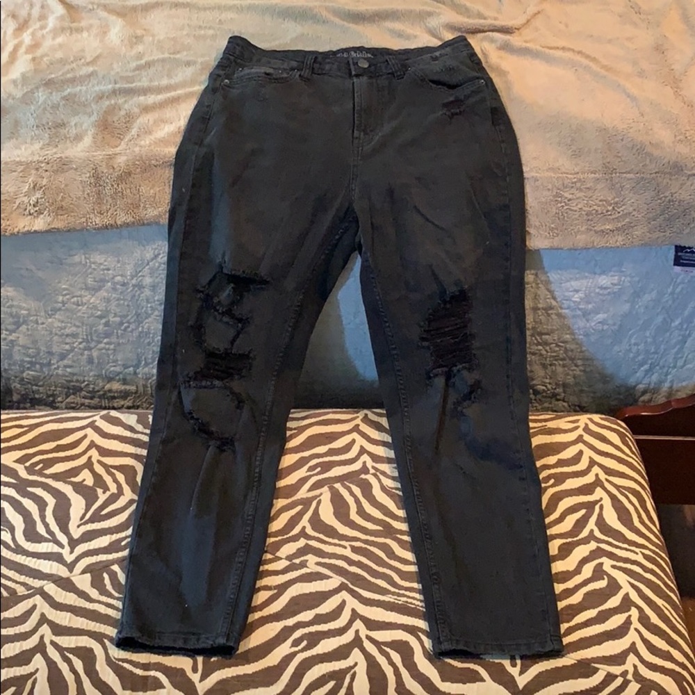 Black ripped jeans